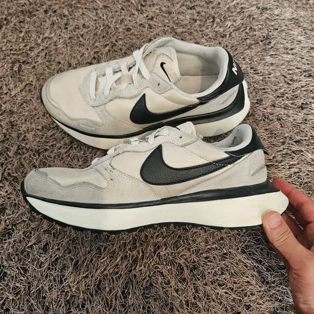 나이키(Nike) 피닉스 와플 서밋 샌드리프트 블랙 스니커즈