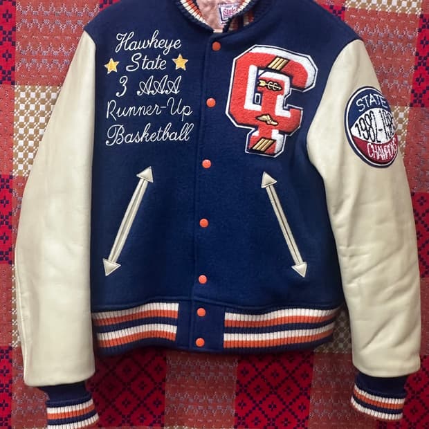 스타일아이즈 바시티자켓 40  