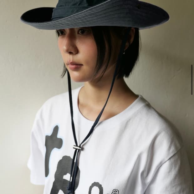 더콜디스트모먼트 사파리 캡