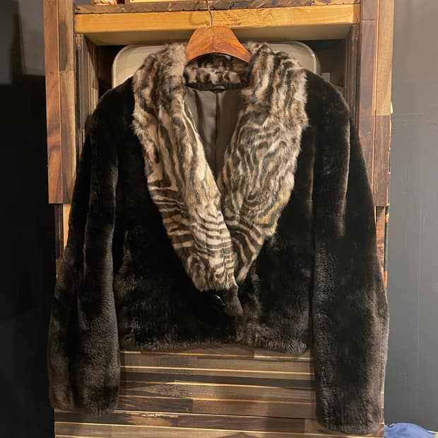 풀스킨 펄 밍크숄 크롭 자켓