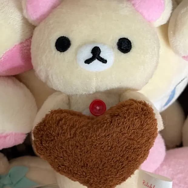 초코 하트품은 코리락쿠마 인형 키링