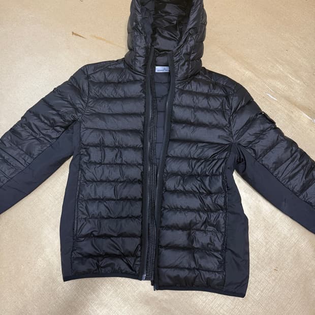 스톤 아일랜드 룸우븐 경량패딩