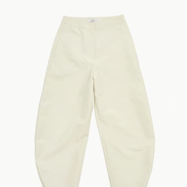아모멘토 ss 커브드 레그 팬츠 curved leg pants