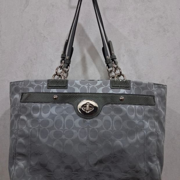 코치 시그니처 턴락 토트백 그레이 / 코치 숄더백 / 코치가방 / 코치백