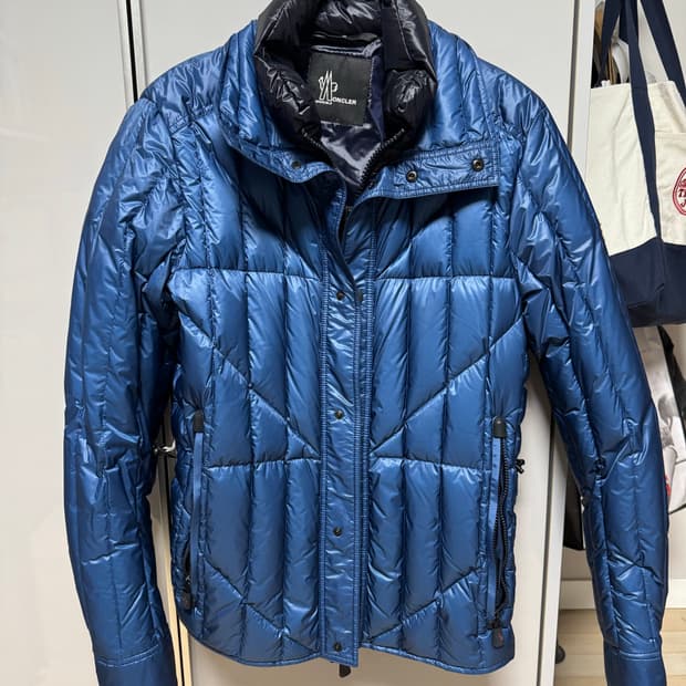 몽클레어 경량패딩 