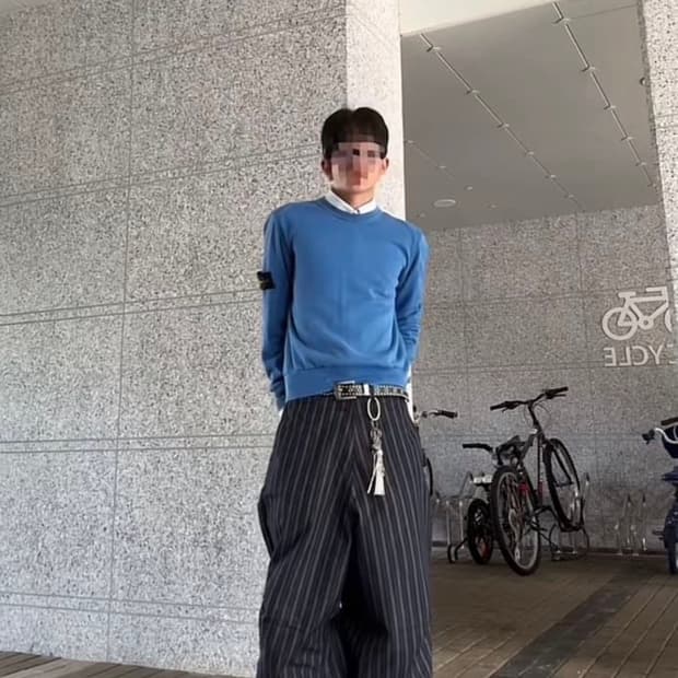 임채윤 실착 스톤 아일랜드 니트