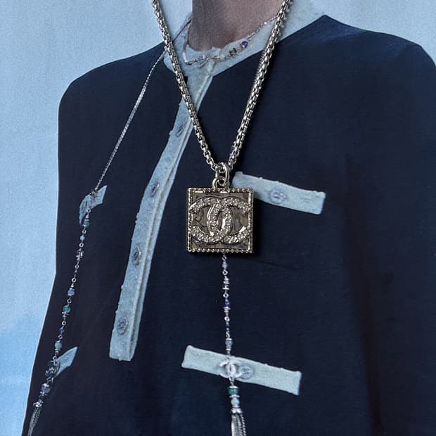 샤넬 미러스퀘어 크리스탈 실버 목걸이