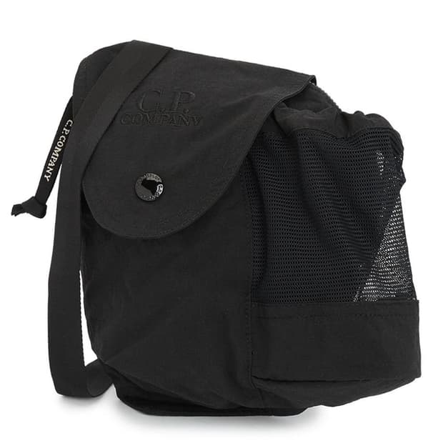 CP컴퍼니 숄더백 블랙 판매합니다 