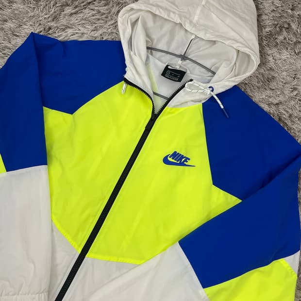 정품 나이키 바람막이 s(100)