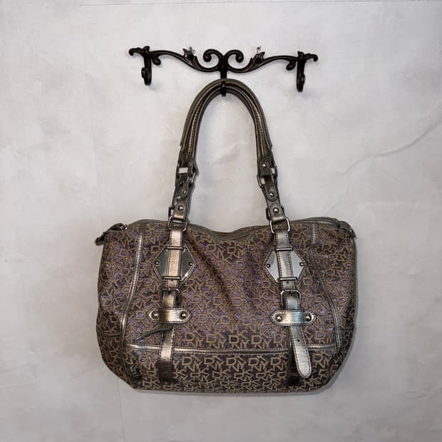 DKNY metal silver logo buckle tote bag
