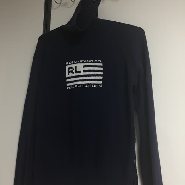 폴로 하이넥 니트