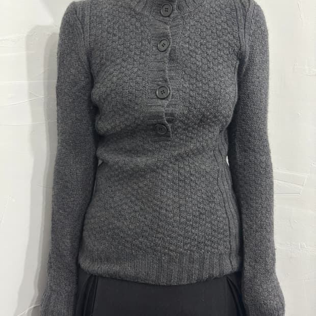 laf.. button wool knit top