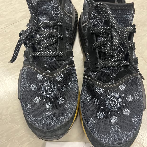 아디다스 네이버후드 NMD R1 페이즐리 260