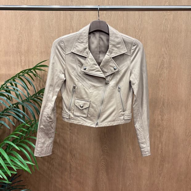 JPN 빈티지 크롭 레더 라이더 자켓 사선 지퍼 스터드 디테일 베이지