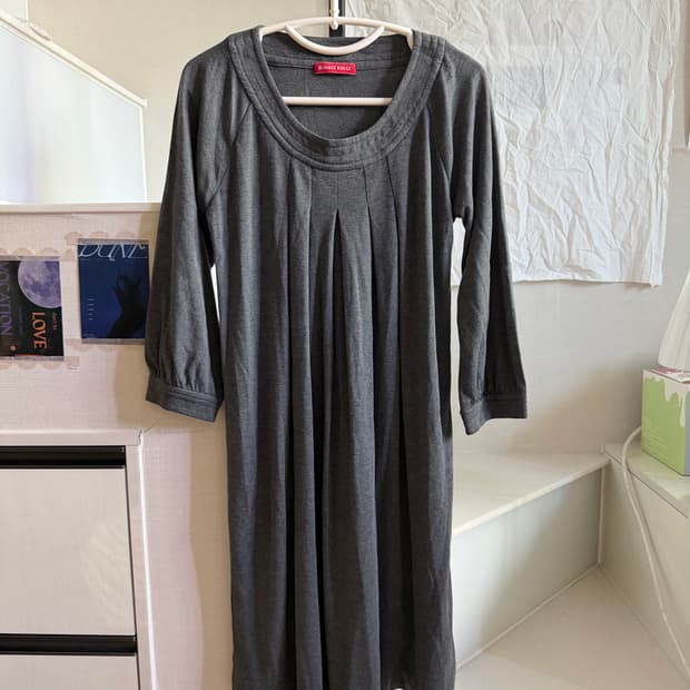 레이어드용 차콜 원피스