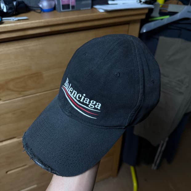 발렌시아가 디스트로이드 (폴리티컬) 캡 L