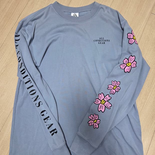 나이키 ACG 플로럴 롱슬리브 티셔츠
