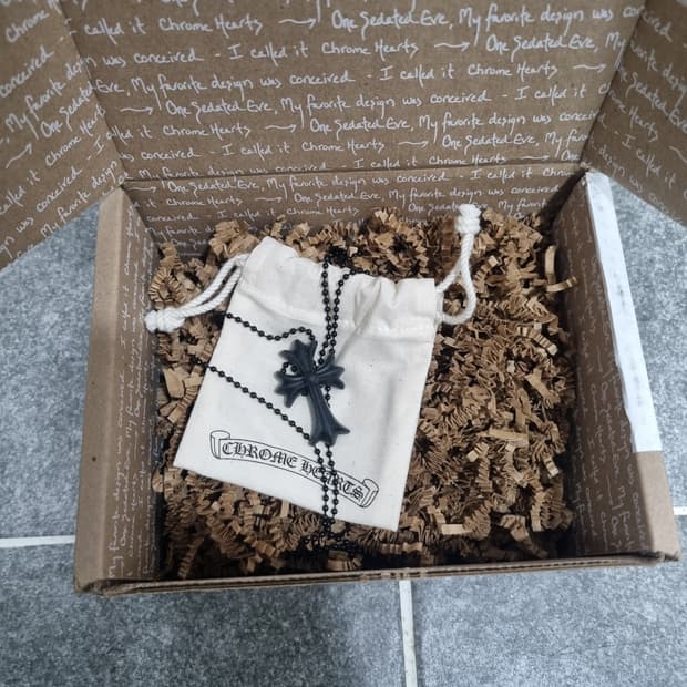 크롬하츠 실리크롬 CH 크로스 펜던트 블랙