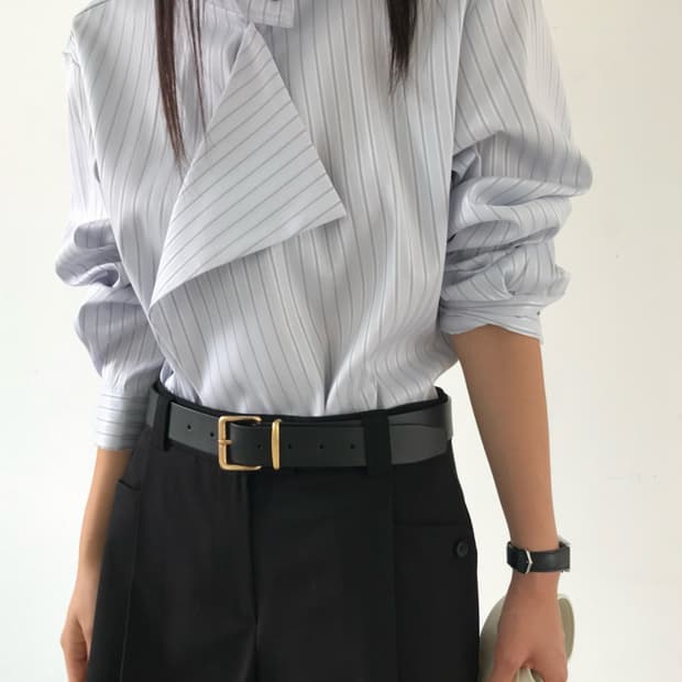 we are 위아 FW 빌리지 블라우스