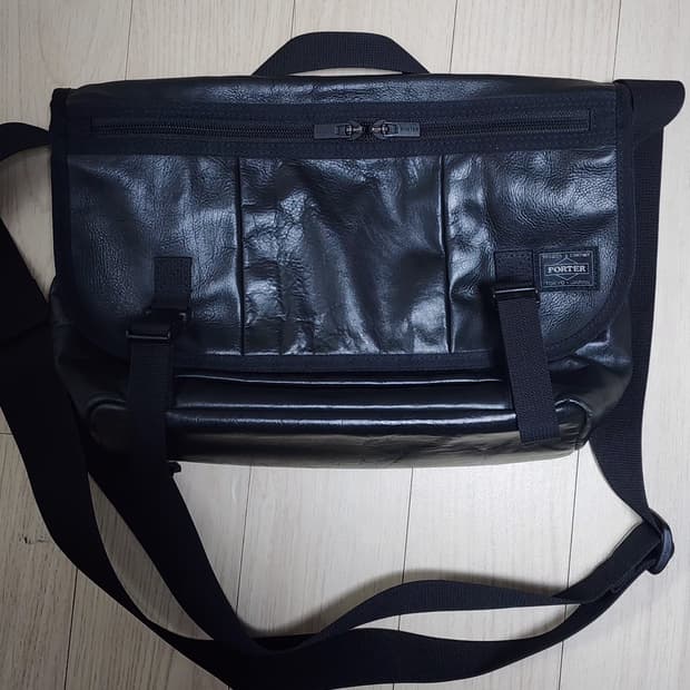 요시다포터 aloof 메신저백 S