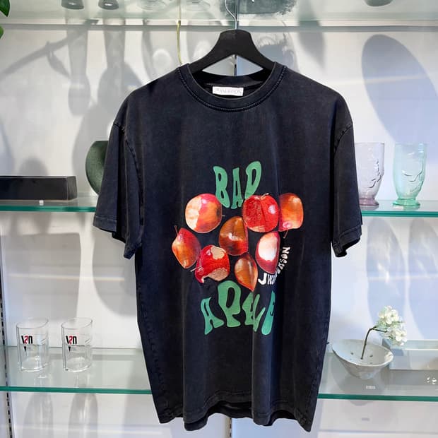 JW앤더슨 bad apple tee