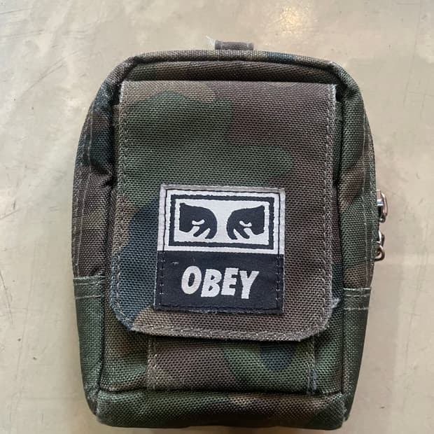 OBEY 카모 파우치