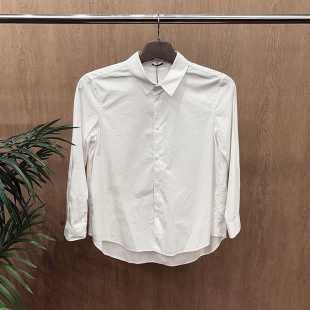 질샌더 코튼 긴팔 셔츠 무지 히든 버튼업 후면 핀턱 디테일 루즈핏 화이트