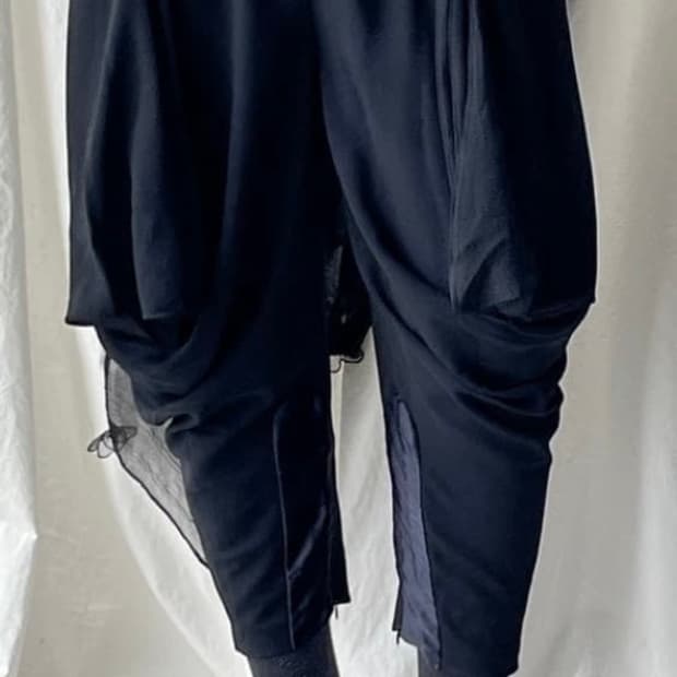 [구매]알랙산더맥퀸 카프리팬츠 구해요