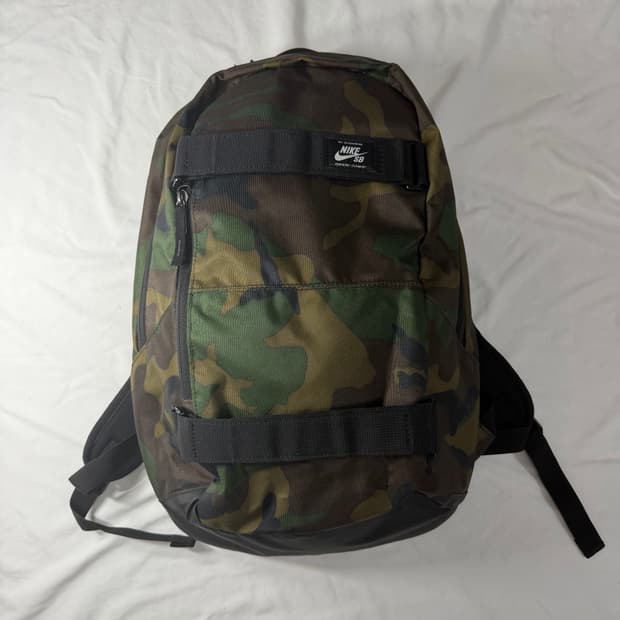 나이키sb 카모백팩 코트하우스 