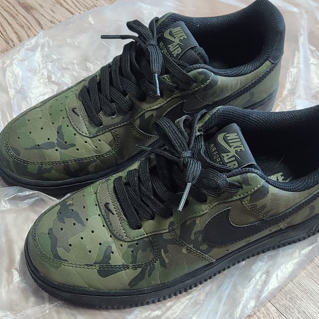 나이키 에어포스1 로우 리플렉티브 우드랜드 카모 245