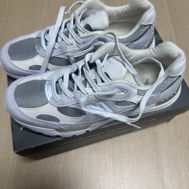 뉴발란스 992 화이트 실버 275