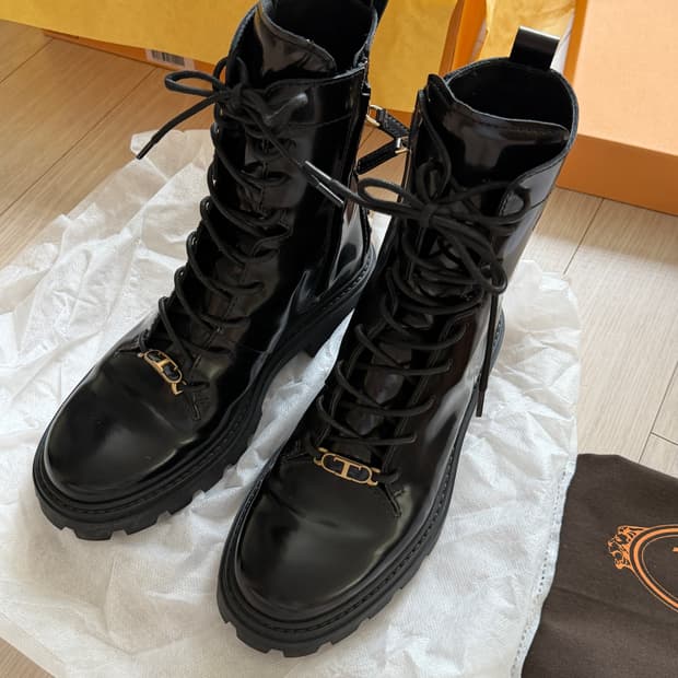 Tod’s 토즈 여성용 컴벳 부츠 미디 부츠