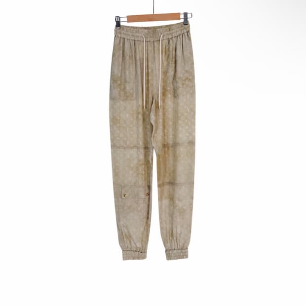 [36] 루이비통 여성 LV 모노그램 클라우드 실크 조거 팬츠 베이지