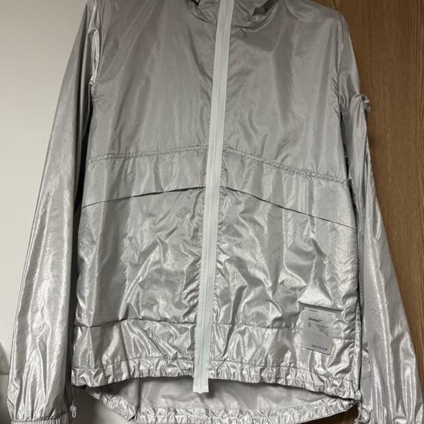 satisfy 새티스파이 실버쉘 바람막이