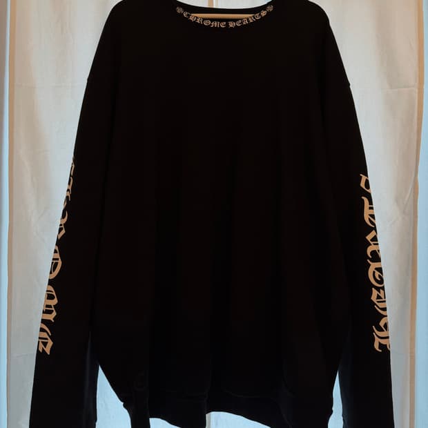 크롬하츠 레터링 맨투맨