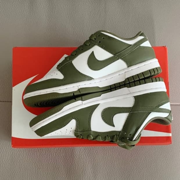 나이키 미디움 올리브