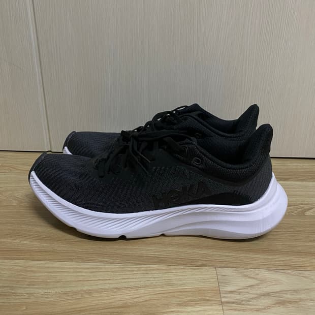 호카 HOKA 솔리마 러닝화 블랙 275mm