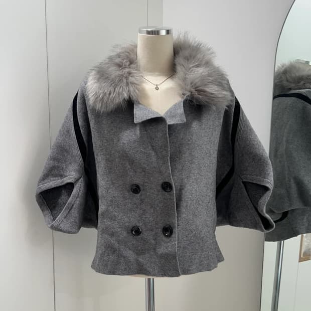 그레이 퍼 카라 반소매 코트