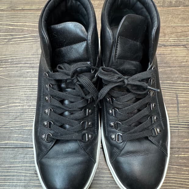 토즈 가죽 하이탑 블랙 스니커즈 270