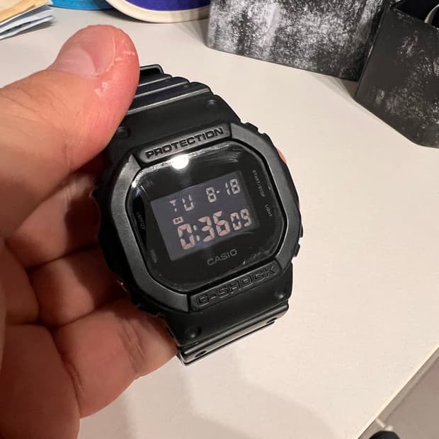 지샥 DW-5600UBB-1DR