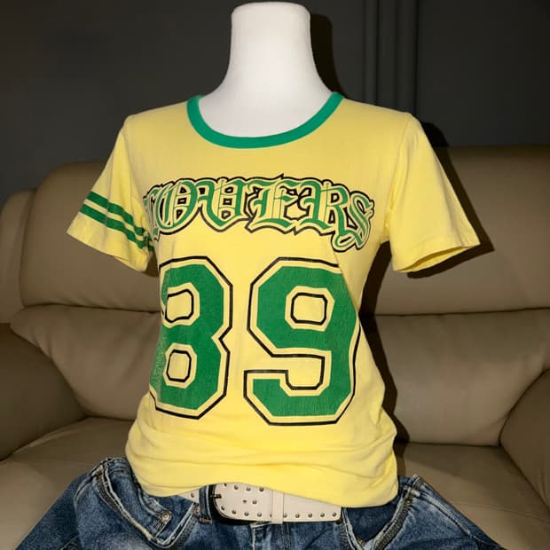 numbering detail yellow top