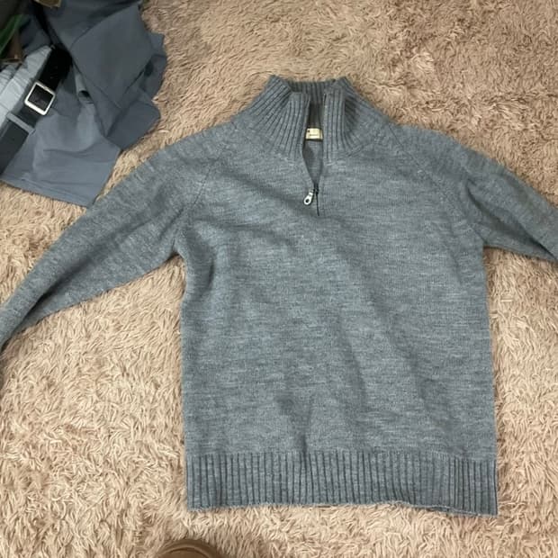 white.PIA 남성 반집업 니트