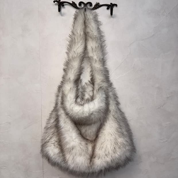 Mixed ivory eco fur bag