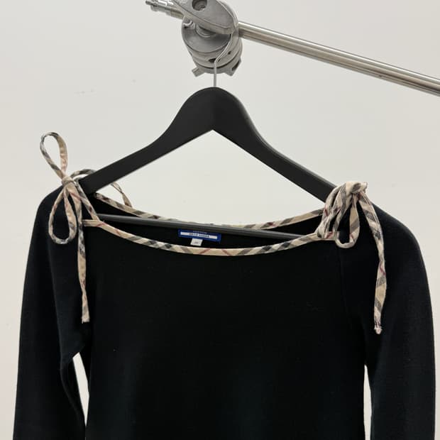 Burberry 버버리 체크 리본 숄더 블랙 롱슬리브