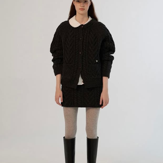 썸웨어버터 콜린 케이블 니트 스커트