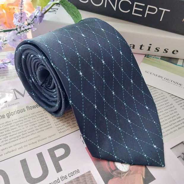 미셸 클라인 실크 네이비 다이아몬드 넥타이 9.3cm A+등급 K990
