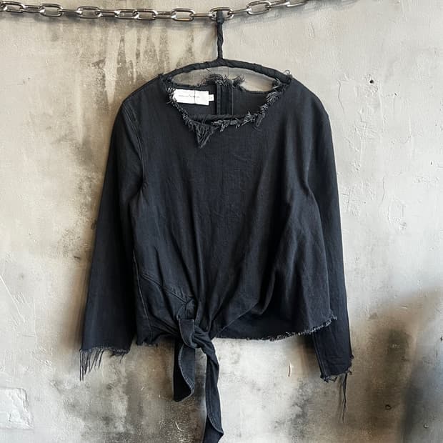 마르케스 알메이다 로우엣지 타이 데님 탑