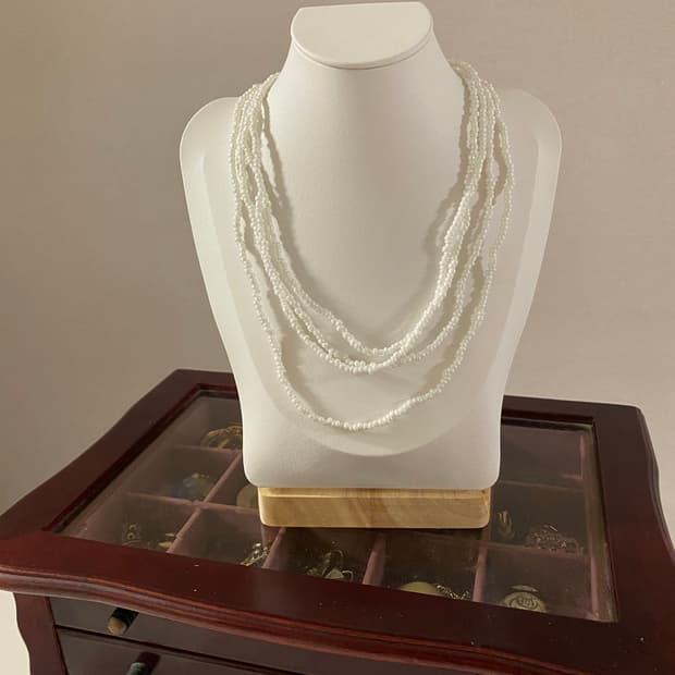 화이트 진주알색상 비즈 롱 목걸이