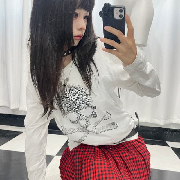 🎸화이트 스컬 비즈 디테일 롱슬리브🎸