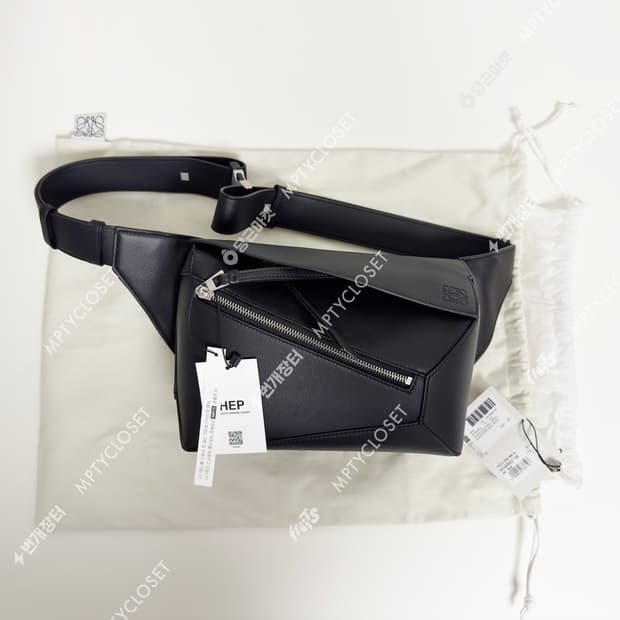 로에베 스몰 퍼즐엣지 범백 벨트백 카프스킨 블랙